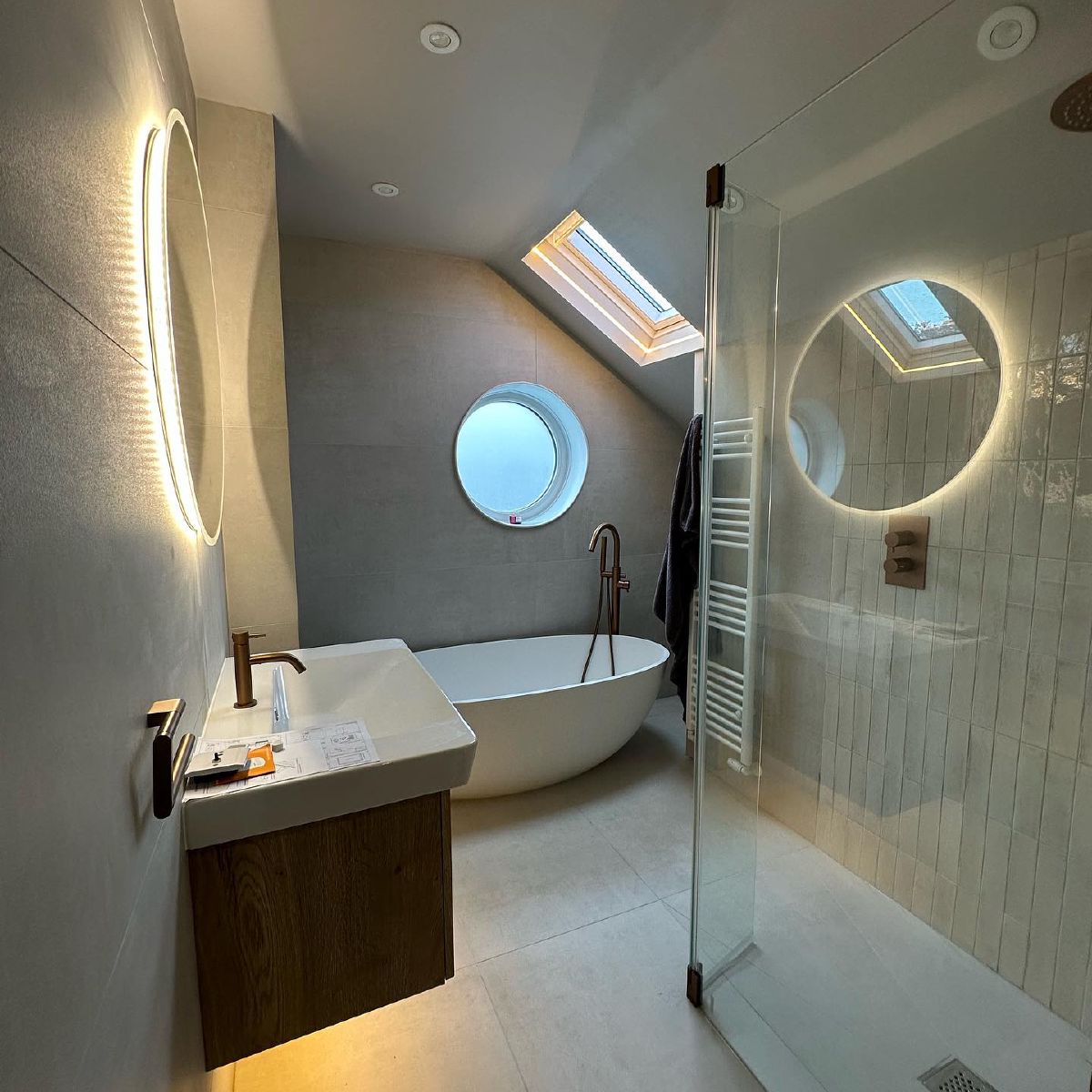 Electricians in Manchester.